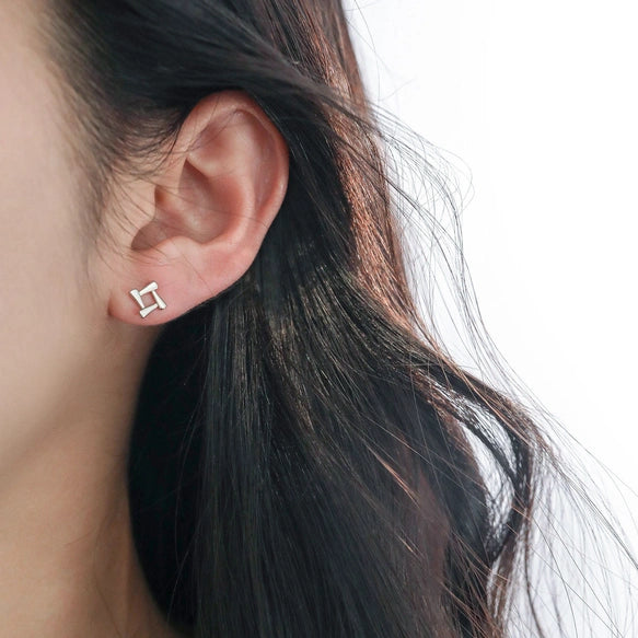 Elegant Retro Premium 925 Sterling Quadrilateral Rotating Stud Earrings