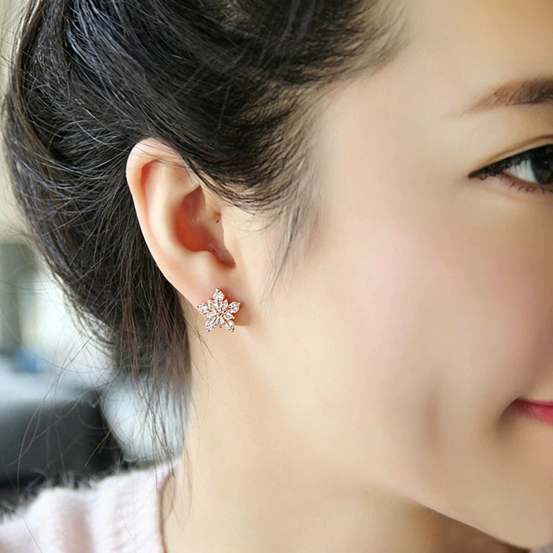 Elegant Dazzling Premium 925 Sterling Silver Snow Flake Floral Stud Earrings