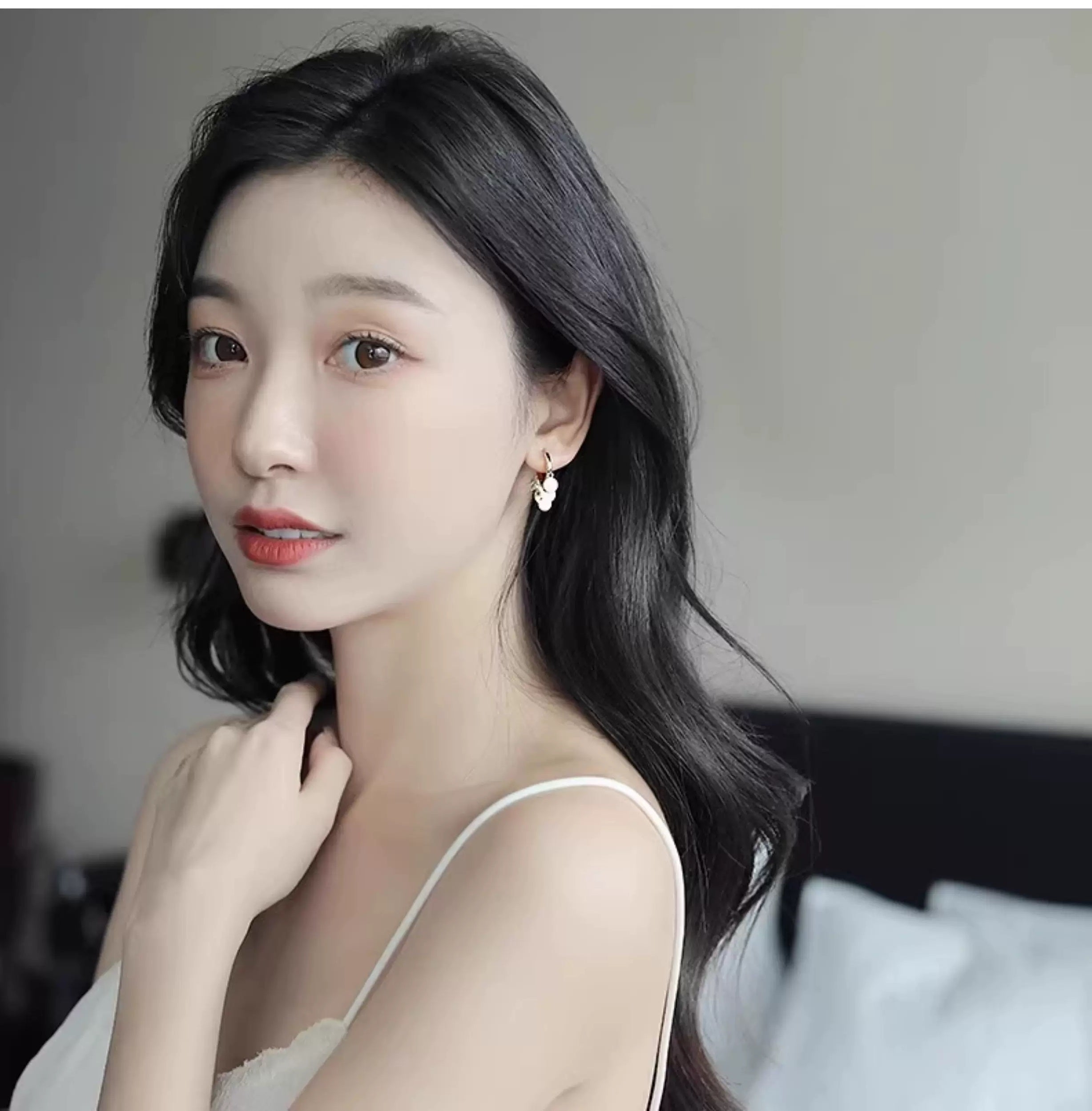 Handmade Exquisite Mini Wafer Swing Drop Round Copper Plating Lobe Earrings Pair