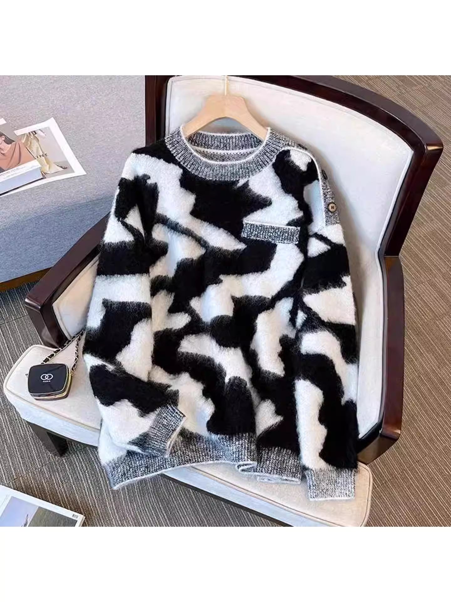Loose Style Stripe Contrast Round Neck Pullover Thick Knitted Top Sweater