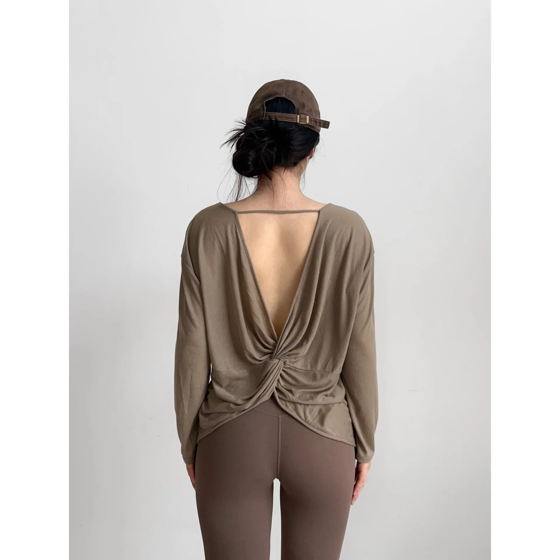 Yoga Long Sleeve Blouse Cover Up Loose Backless Top Quick Dry Breathable Lightweight Fitness Shirt
