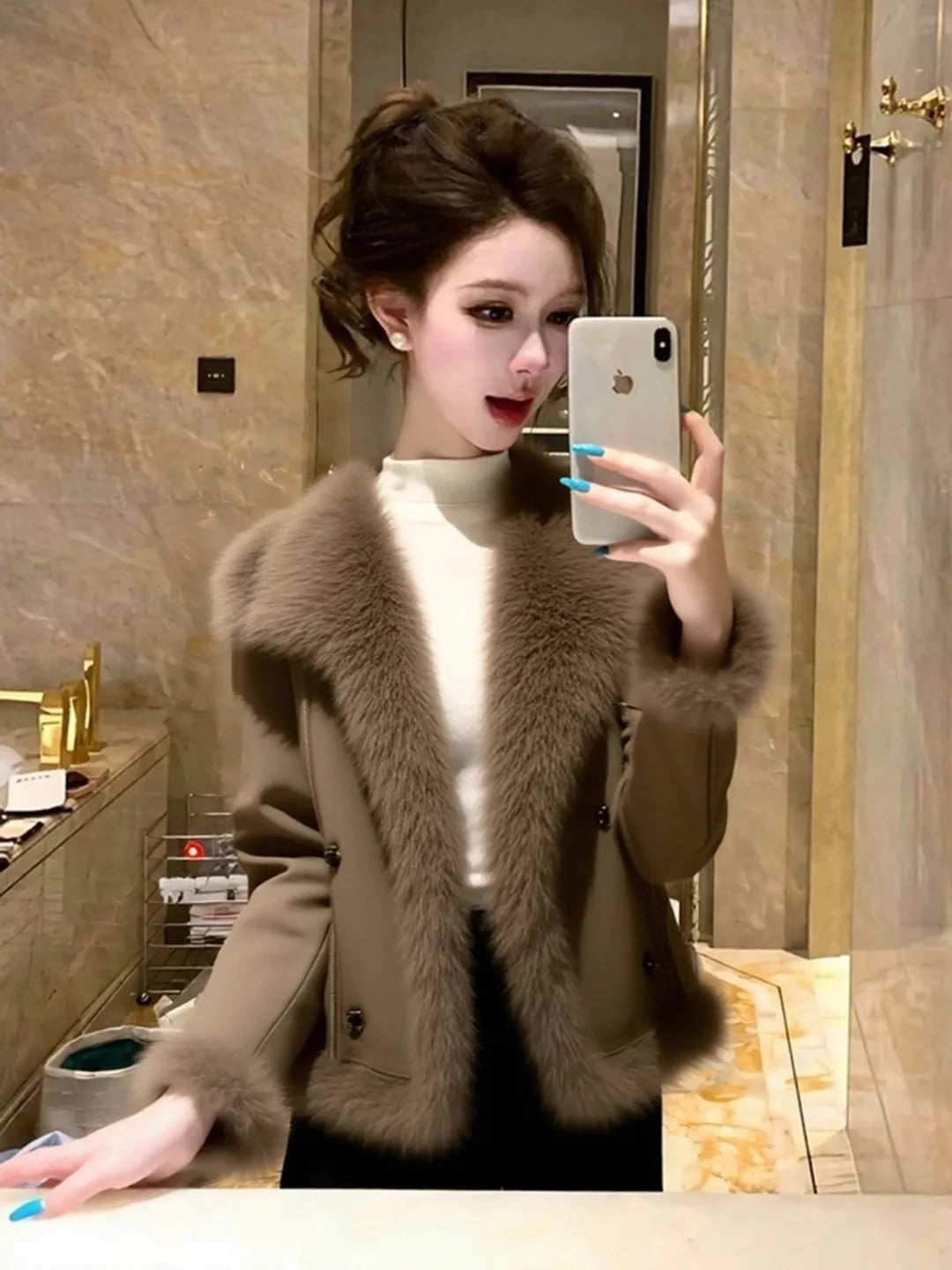 Coat with Fur Collar Waist-Cinching Coat