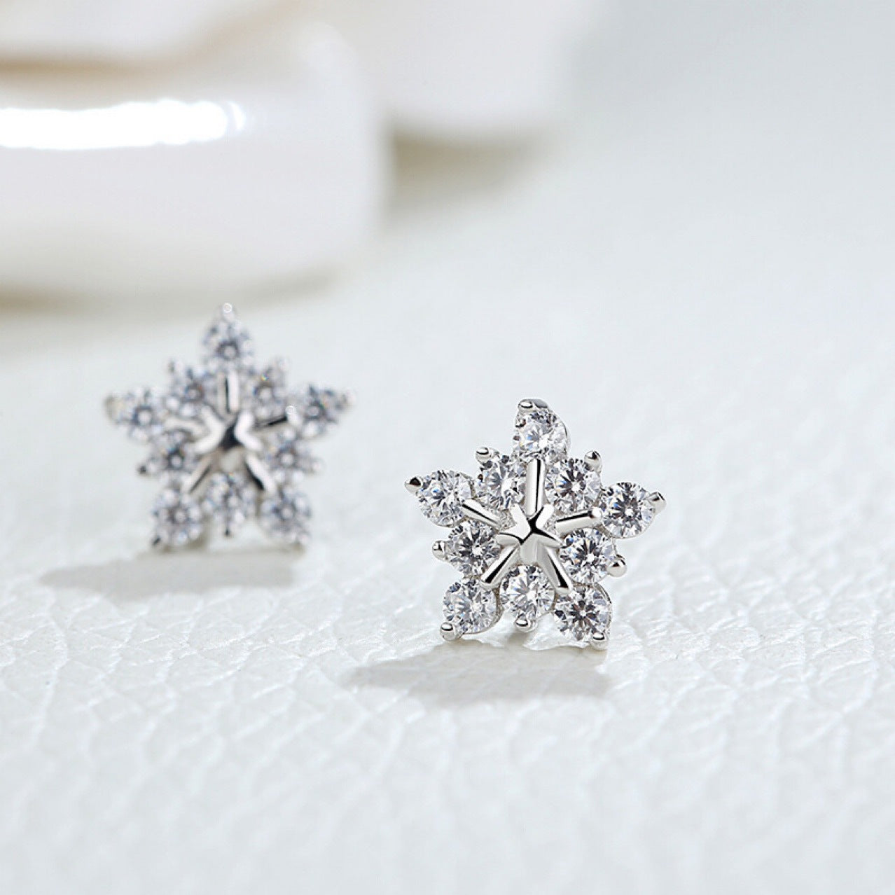 Elegant Dazzling Premium 925 Sterling Silver Snow Flake Floral Stud Earrings